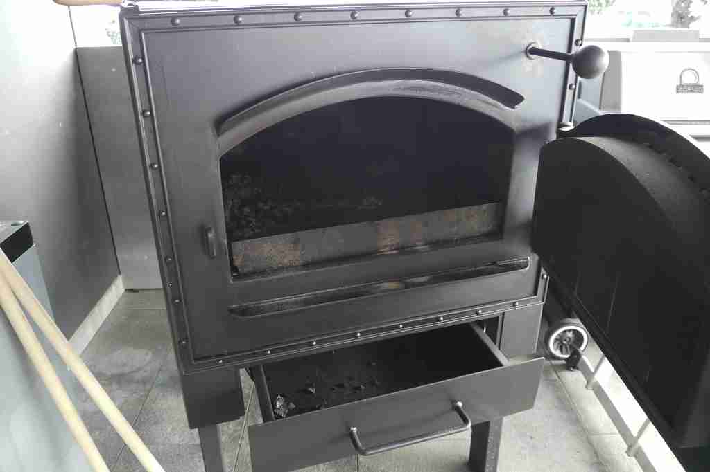 der Aderstäter mit Asche-Abwurf und Schublade