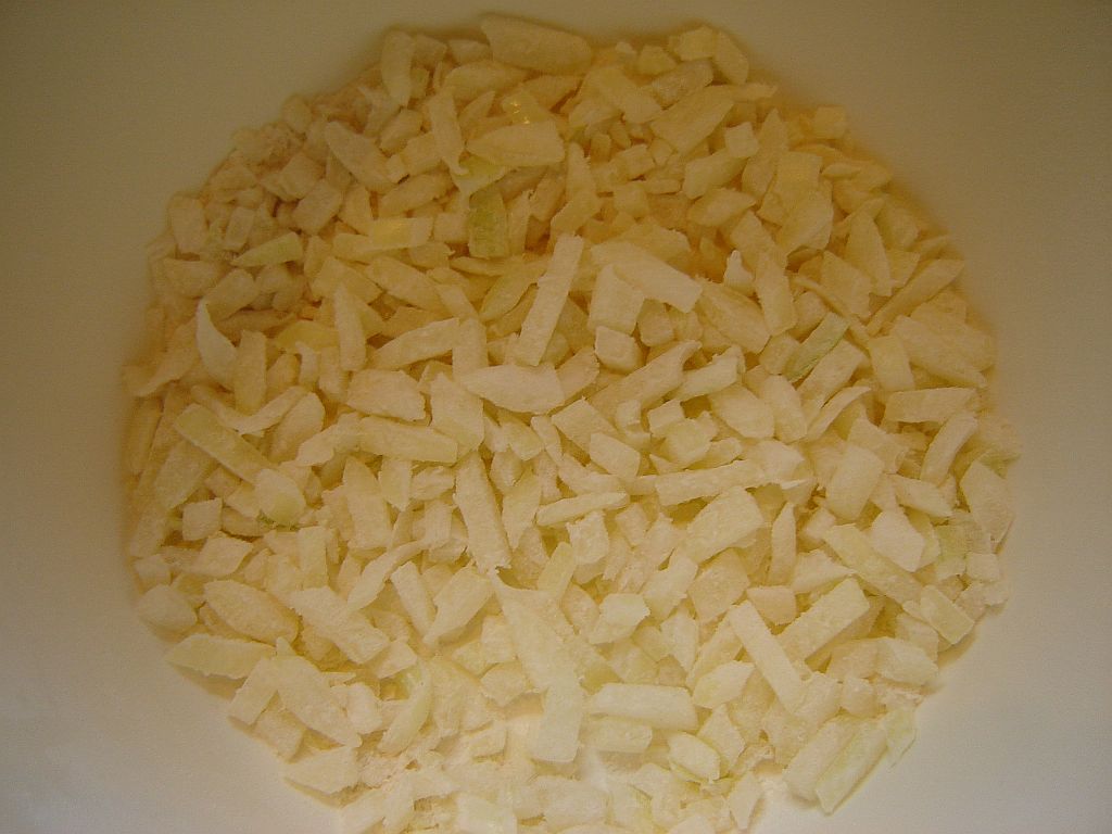 Zwiebeln mit Mehl bestauben ...