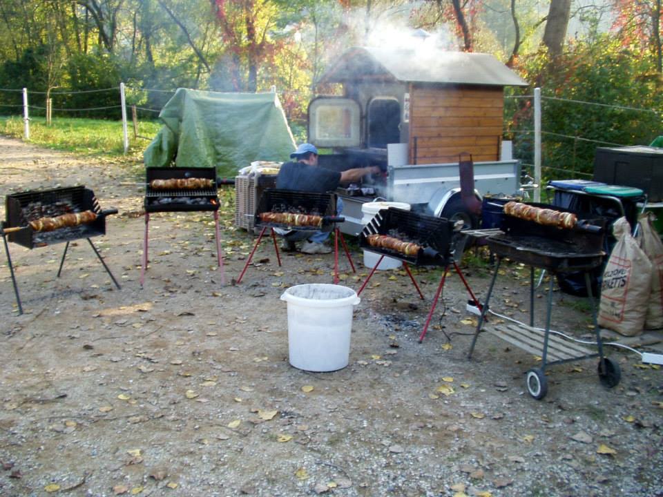 bei meinem freund auf der ranch,er hat ein haubenlokal und konnte es nicht fassen was der kleine dicke da macht!