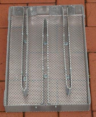 Kann man(n) sich selber basteln aus<br />alu oder edelstahl lochblech.