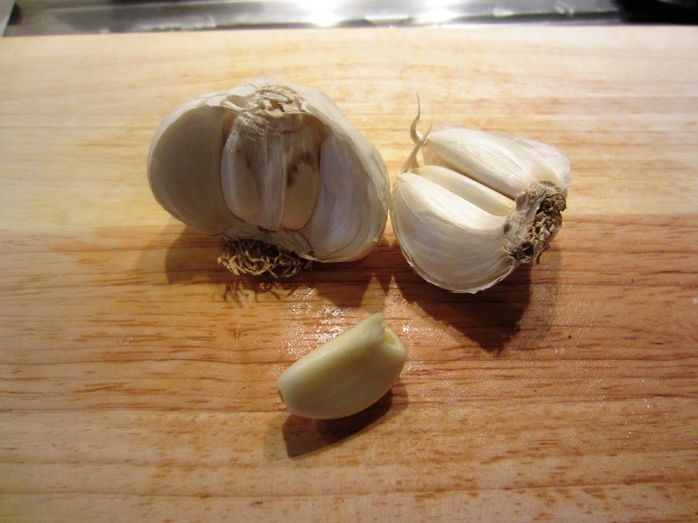 Knoblauch schälen.JPG