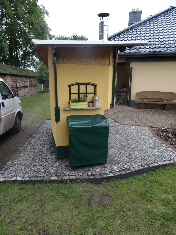 unter der Hüller ist der Dutch Oven Tisch