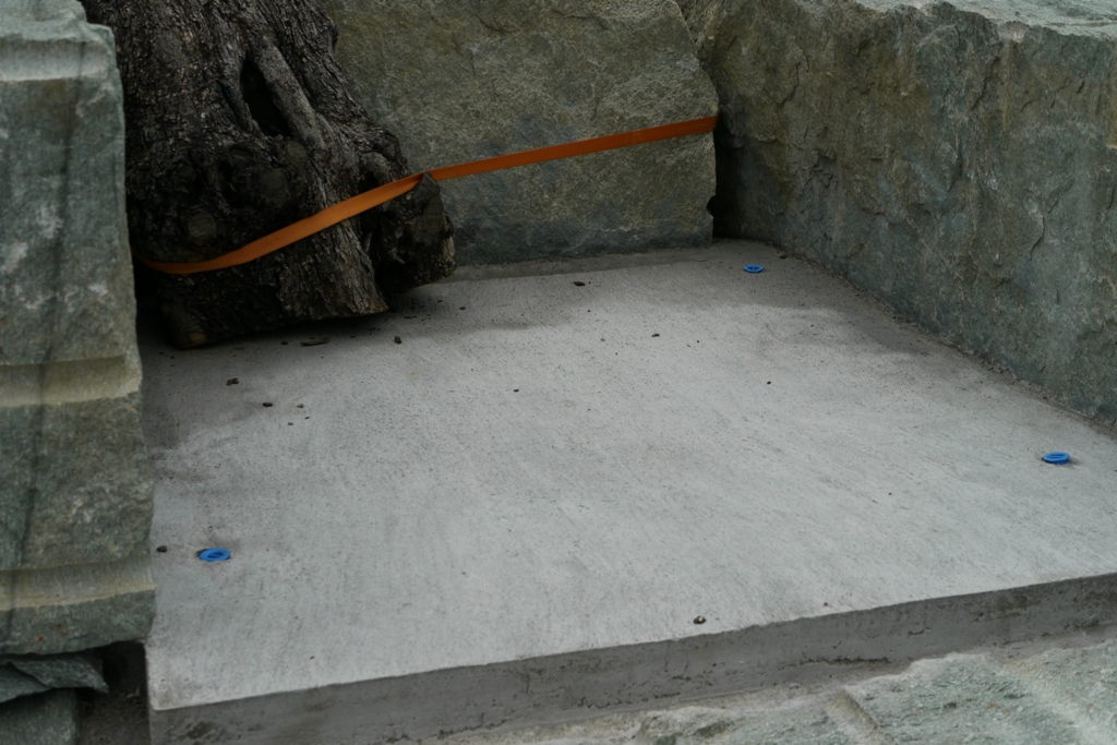 Bei den blauen Stöpsel kommen in etwa die Lichter hin