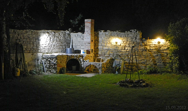 150912001Sabine-hat-die-Lampen-angeklemmt.jpg